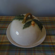 Cloche: leaf design on serving plate with cover